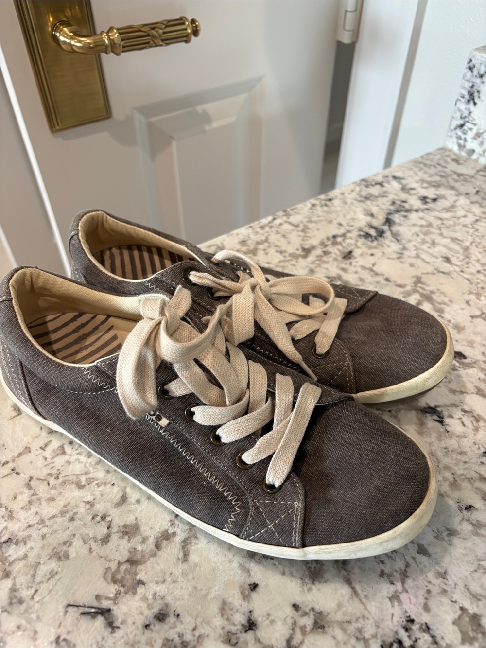 Taos Footwear gray Canvas Low-Top Sneakers with Cream Laces 8.5